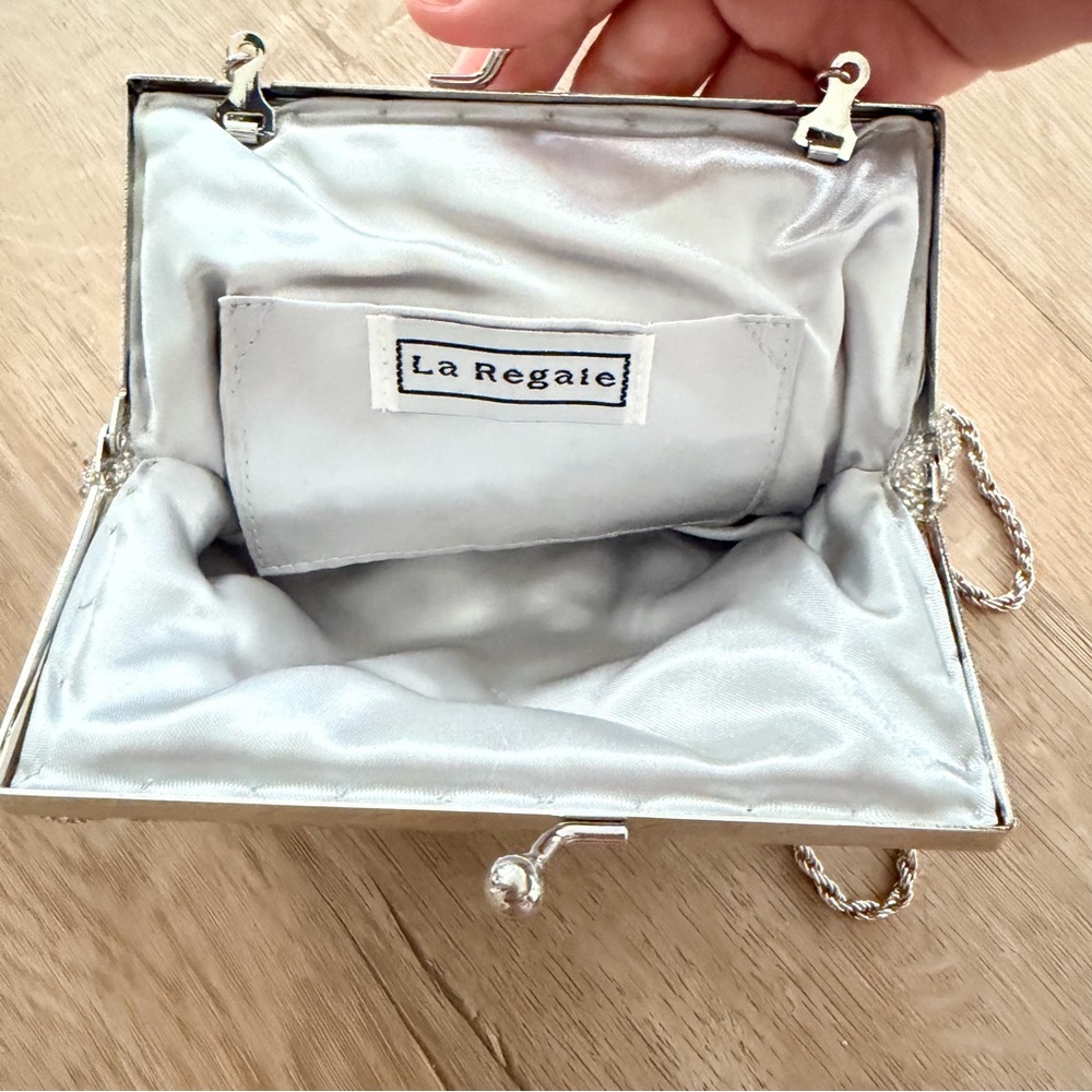 Vtg La Regale Beaded Clam Seashell Evening Purse Shoulder Clutch Silver Chain - Picture 3 of 6